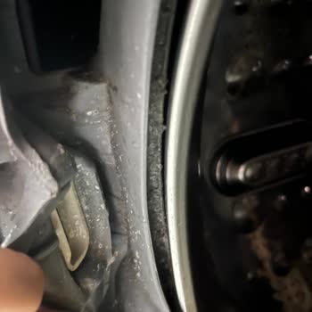 LG Çamaşır Makinesi Pamukçuk Ve Toz Sorunu Hayatımızı Zorlaştırıyor!