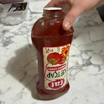 Son Kullanma Tarihi Geçmemiş Ketçapta Küf Ve Kötü Koku Şoku!