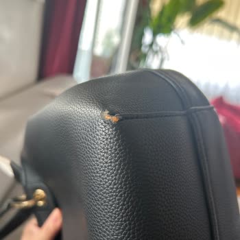 Aldığım Armani Çantada Kısa Sürede Soyulma Ve İlgisiz Mağaza Yaklaşımı