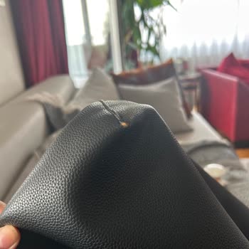 Aldığım Armani Çantada Kısa Sürede Soyulma Ve İlgisiz Mağaza Yaklaşımı