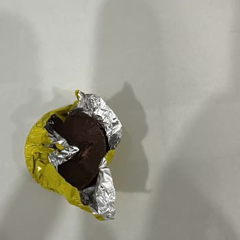 Elit Çikolata Çikolatada Kurt/larva Çıkması Ve Hijyen Endişesiyle Yaşanan Mağduriyet