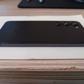 Yeni Alınan Samsung Galaxy S23'te 48 Saat İçinde Batarya Şişmesi Ve Güvenlik Riski: Hızlı Ve Sorunsuz Değişim Talebi