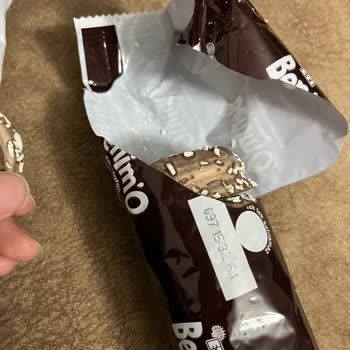 Son Kullanma Tarihi Yaklaşan Ve Bozulmuş Ürünlerin Raflarda Bulunmasından Ve Yetersiz Müşteri Desteğinden Şikayetçiyim