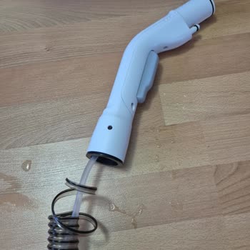 Yeni Aldığım Halı Yıkama Makinesinin Hortumu İkinci Kullanımda Parçalandı, Çözüm Yok