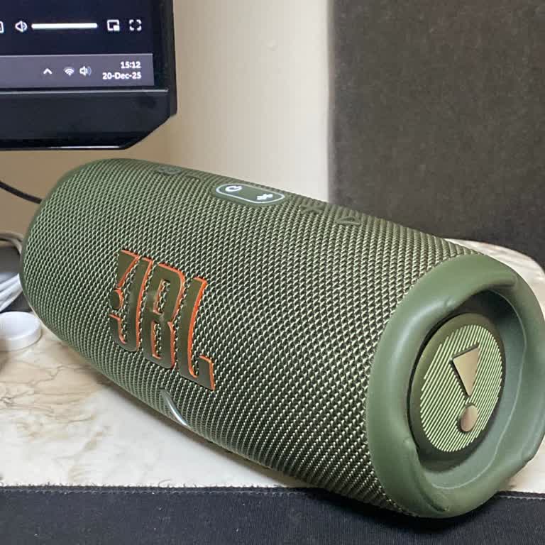 JBL Charge 5 Hoparlörümde Sürekli Cızırtı Ve Takılma Keyifli Müzik Deneyimini Engelliyor