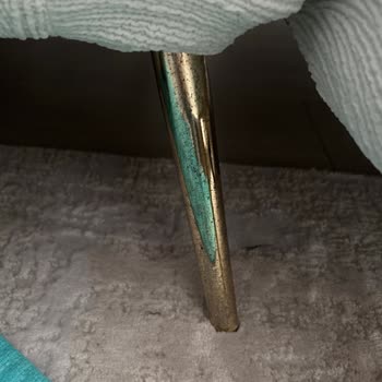 İstikbal Mobilya'da Kısa Sürede Paslanan Kulplar Ve Deforme Olan Koltuk Ayakları Nedeniyle Ücretsiz Parça Değişimi Talebi