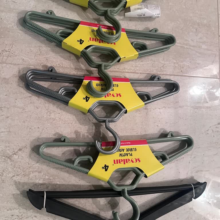 Yemeksepeti Market Görselde Ahşap Gözüken Askılık Plastik Çıktı, Yanıltıcı Satış Mağduriyeti