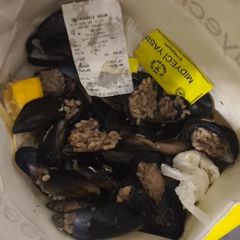 Midyeci Yasin Tuzla Şubesinde Bayat Ve Hijyensiz Ürün Hayal Kırıklığı