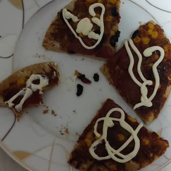 Superfresh Pizza'da Bozuk Ürünle Karşılaşmak Güvenimizi Zedeledi