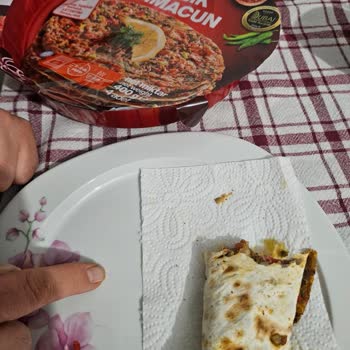 Lahmacundan Kıl Çıkması Nedeniyle Hijyen Ve Güven Sorunu Yaşadım
