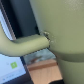 Biriktirdiğim Parayla Aldığım Stanley Termosun Kulpu Kısa Sürede Kırıldı