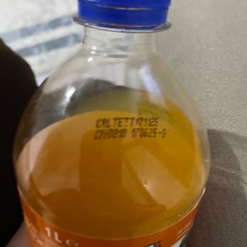 Tarihi Geçmiş Ve Asitsiz İçecek Gönderildi