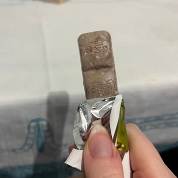 A101'den Aldığım Nestle Çikolata Bozuk Çıktı, Sağlığımız Tehlikede