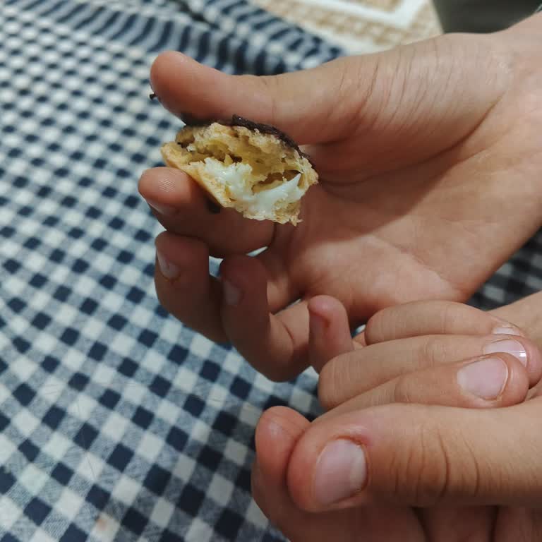 BİM Aldığım Eklerin İçinden Saç Çıktı, Hijyen Ve Güvenlik Konusunda Endişeliyim!