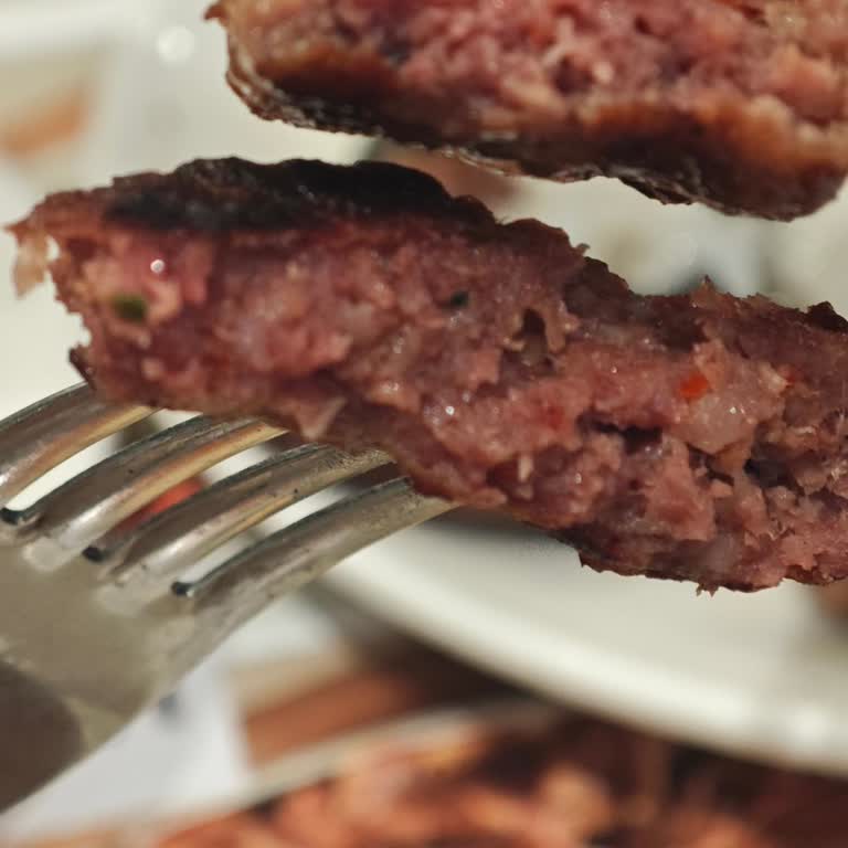 Çiğ Köfte Servisi Ve Umursamaz Personel Nedeniyle Hayal Kırıklığı: Ücret İadesi Talebim