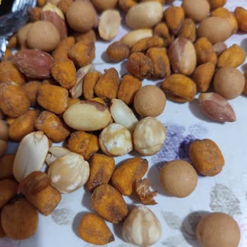 Bayat Ve Kalitesiz Kuruyemiş, İçerik Beklentiyi Karşılamıyor