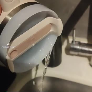Stanley Kapalı Konumda Şarıl Şarıl Akıtan Quencher!