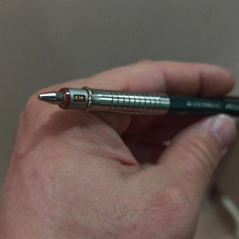 Severek Kullandığım Kalemimin Kırılan Ucu İçin Destek Bekliyorum