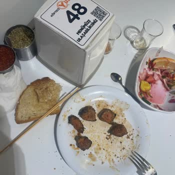 Köfteci Yusuf'ta Çiğ Kuzu Şiş Ve İlgisiz Hizmetle Yaşadığımız Hayal Kırıklığı