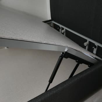 Yataş Kırık ve Hasarlı Teslim Edilen Yatak Bazasında 56 Gündür Çözülmeyen Sorun