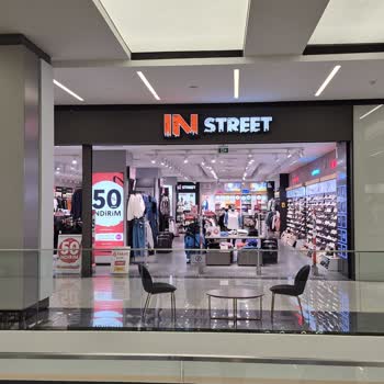 Etiket Ve Kasa Fiyatı Farkı Nedeniyle Mağduriyet Ve İlgisiz Mağaza Çalışanı