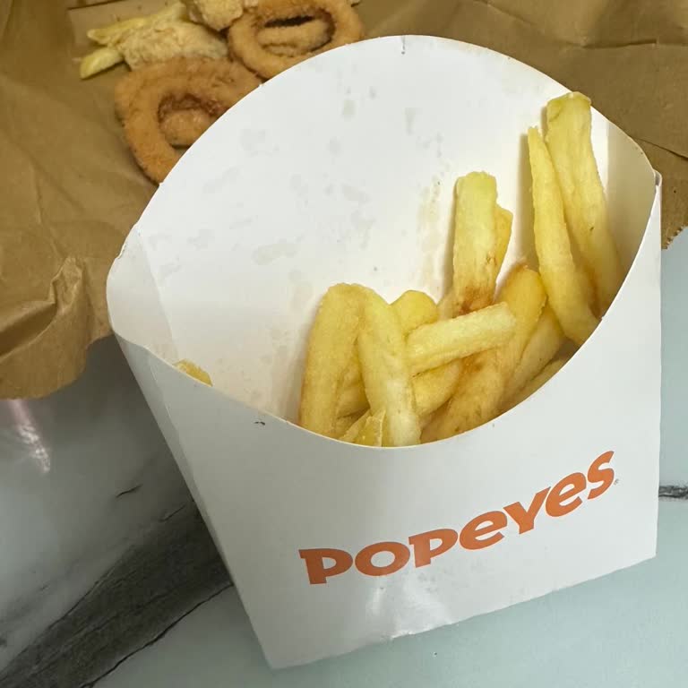 Popeyes Delivered Wrong Fries Size Despite Paid Upgrade
