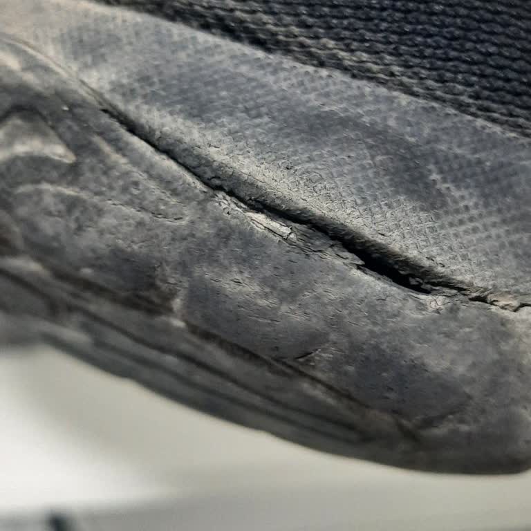 Kısa Sürede Deforme Olan Ayakkabı Ve Hayal Kırıklığı