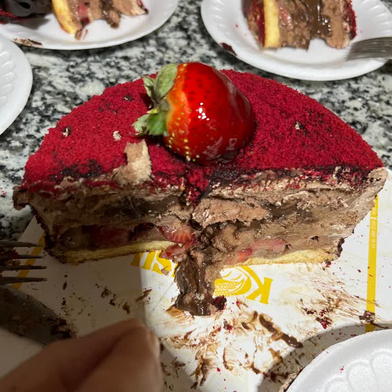 Pastada Kıl Çıkması Ve Yetersiz Müşteri Hizmeti Nedeniyle Güven Kaybı