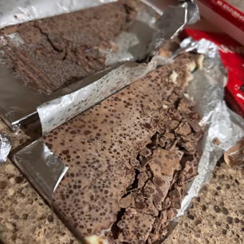 Son Tüketim Tarihi Geçmemiş Çikolatada Böceklenme Endişesi