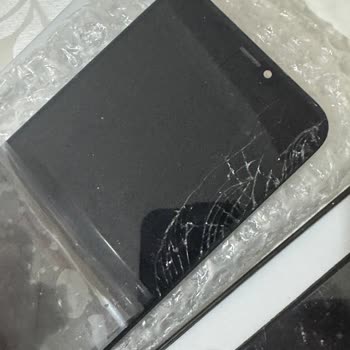 Yan Sanayi İphone Ekranlarının Uymaması Ve İade Sürecinde Hasarlı Ürünlerin Geri Gönderilmesi Nedeniyle Mağduriyet