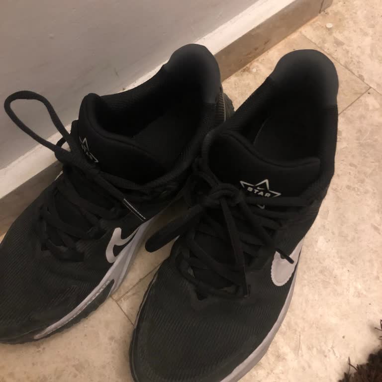 Nike Spor Ayakkabıda Yoğun Kokuya Rağmen Yetersiz İnceleme Ve Olumsuz Dönüş