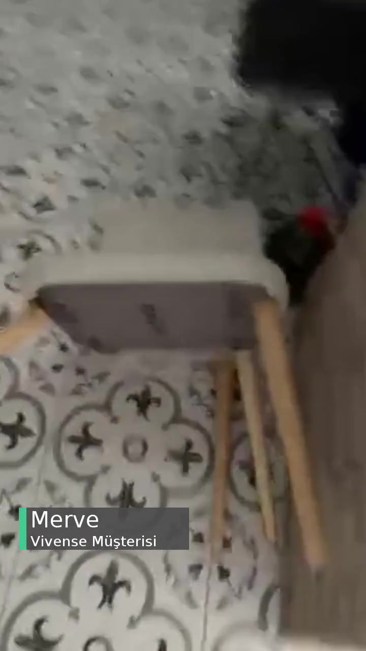 Vivense Çürük Sandalyeler Satıyor! videonun kapak resmi