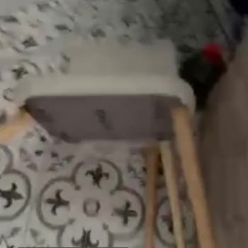 Vivense Çürük Sandalyeler Satıyor!
