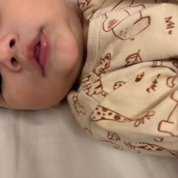 Bebek Kremi İlk Kullanımda Ciltte Döküntüye Neden Oldu, Endişeliyim
