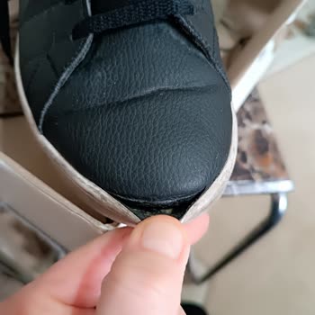 Adidas Ayakkabımın Kusuru İçin Değişim Reddi Hayal Kırıklığı Yarattı