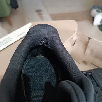 Adidas Ayakkabımın Kusuru İçin Değişim Reddi Hayal Kırıklığı Yarattı