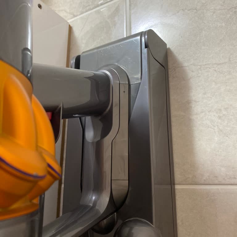 Dyson V15 Süpürgemde Tekrarlayan Pil Sorunu Ve Kalıcı Çözüm Talebi