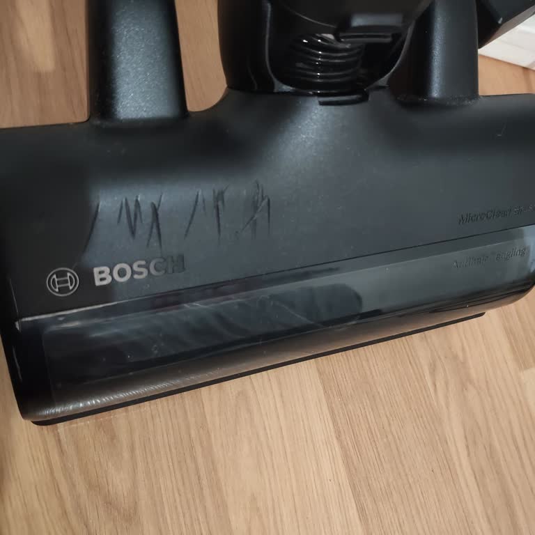 Bosch Yeni Alınan Süpürgenin Çizik Başlıkla Teslim Edilmesi Ve Değişim Talebi