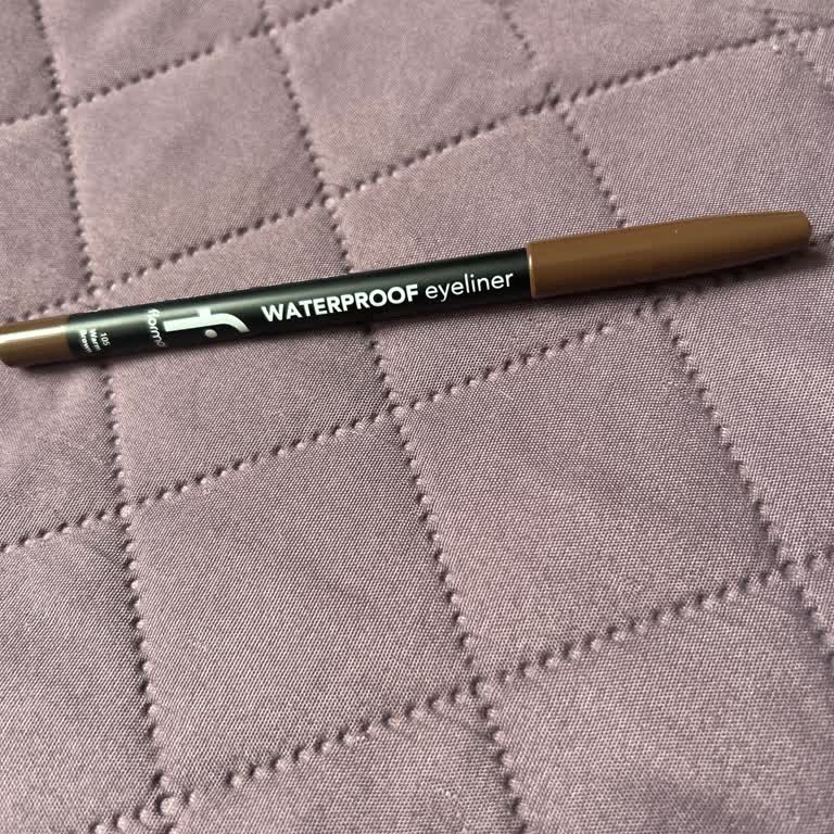 Suya Dayanıklı Denilen Eyeliner Çabucak Akıyor, Hayal Kırıklığı Yaşadım