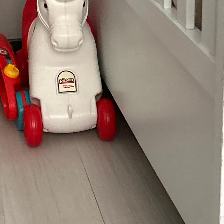 Pilsan Oyuncak Sallanan Atın Kırılan Kolu Nedeniyle Güvenlik Endişesi