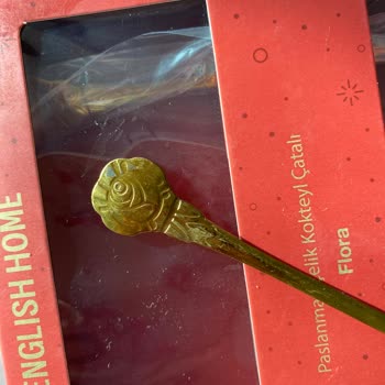 İlk Kullanımda Rengini Atan Çatal Kaşık Takımı Hayal Kırıklığı Yaşattı