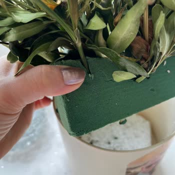 Çiçek Sepeti Sipariş Ettiğim Canlı Çiçek Yerine Özensiz Ve Farklı Bir Ürün Gönderildi