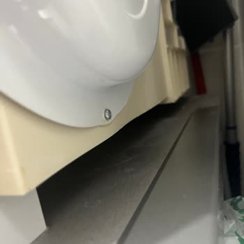 Hoover Kurutma Makinesinde Kapak Ve Su Sızıntısı Sorunu, Garanti Kapsamında Çözüm Bekliyorum