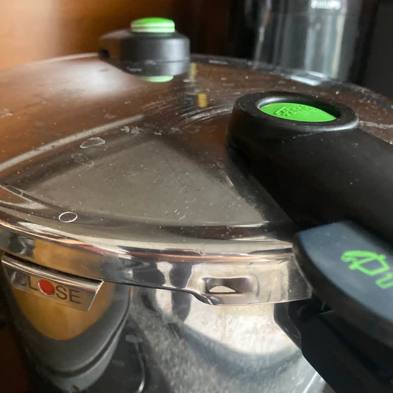 Kısa Sürede Kapağı Sorunlu Hale Gelen Fissler Düdüklü Tencere İçin Destek Alamıyorum