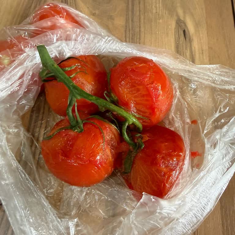 Migros Hemen’den Ezilmiş Domates Ve Saygısız Müşteri Temsilcisi Şoku!