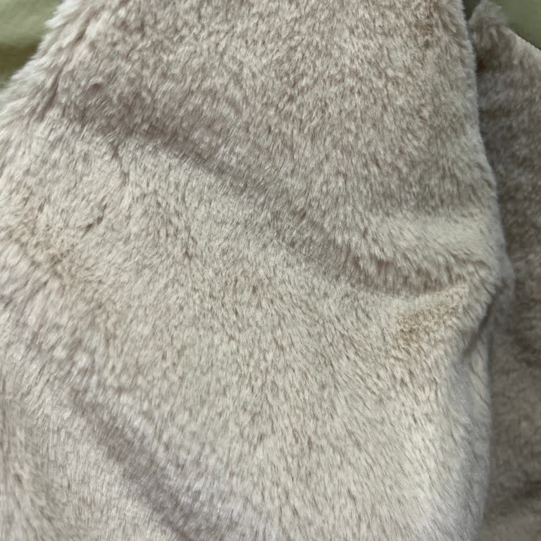 DeFacto Montta Bitmeyen Tüy Sorunu Ve Yetersiz Çözüm