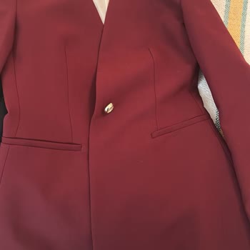 Zara’dan Aldığım Ceketin Astarı Ve Kumaşı Leke Yaptı Müşteri Hizmetleri İade Talebimi Reddetti