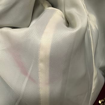 Zara’dan Aldığım Ceketin Astarı Ve Kumaşı Leke Yaptı Müşteri Hizmetleri İade Talebimi Reddetti