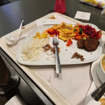 Çocuk Menüsünde Bayat Ve Şüpheli Ürünlerle Hayal Kırıklığı Yaşadım