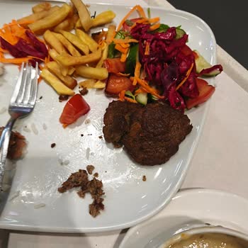 Çocuk Menüsünde Bayat Ve Şüpheli Ürünlerle Hayal Kırıklığı Yaşadım